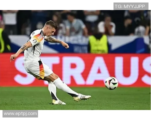 精准掌控比赛节奏足球裁判腕表助力公平竞技